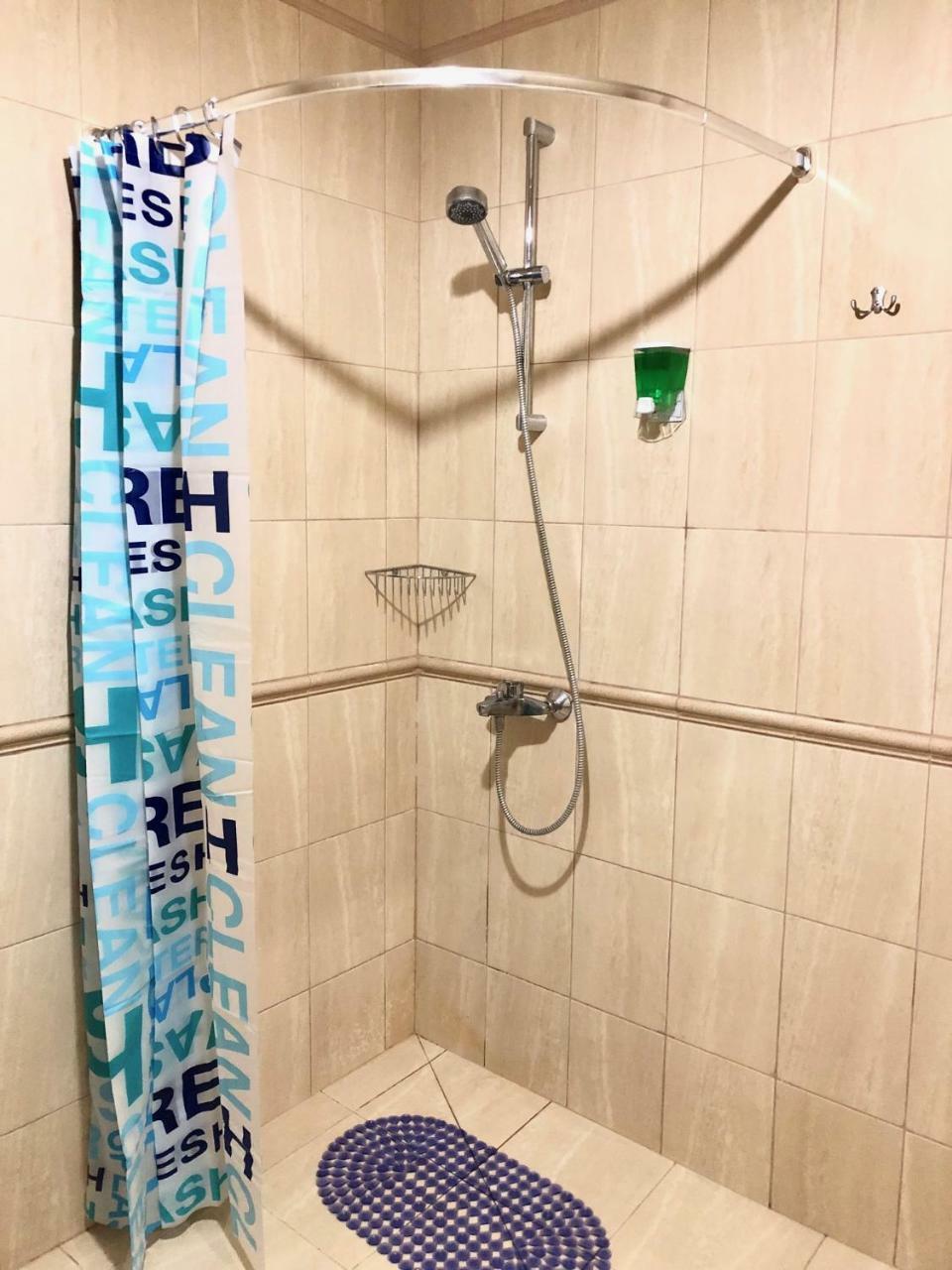 Modern Aparthotel Near Metro Pecherska Kiev Extérieur photo