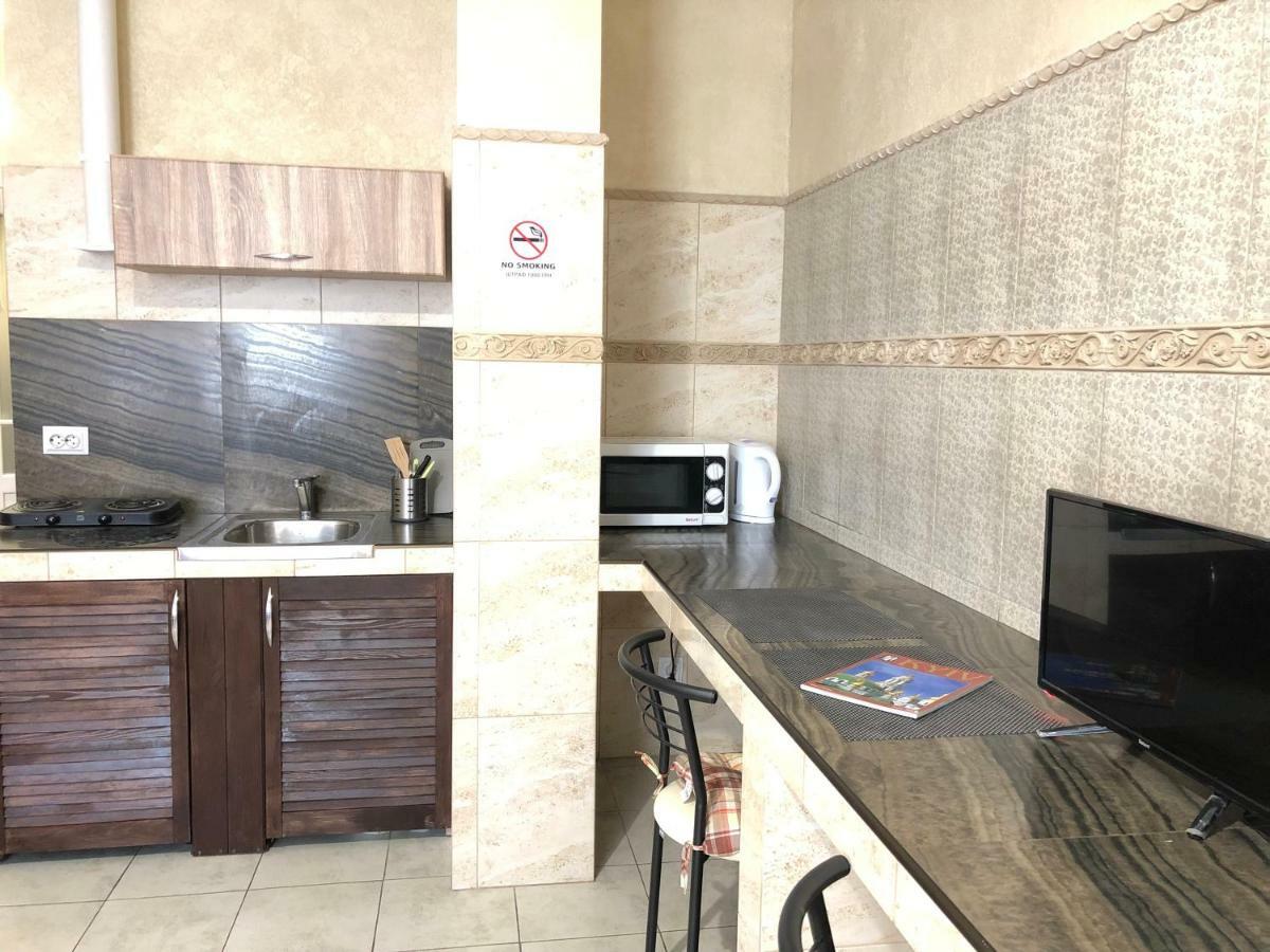 Modern Aparthotel Near Metro Pecherska Kiev Extérieur photo