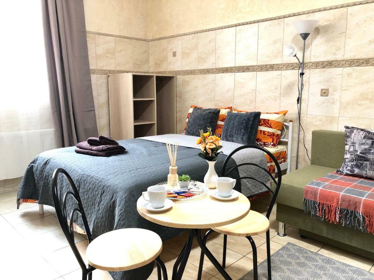Modern Aparthotel Near Metro Pecherska Kiev Extérieur photo