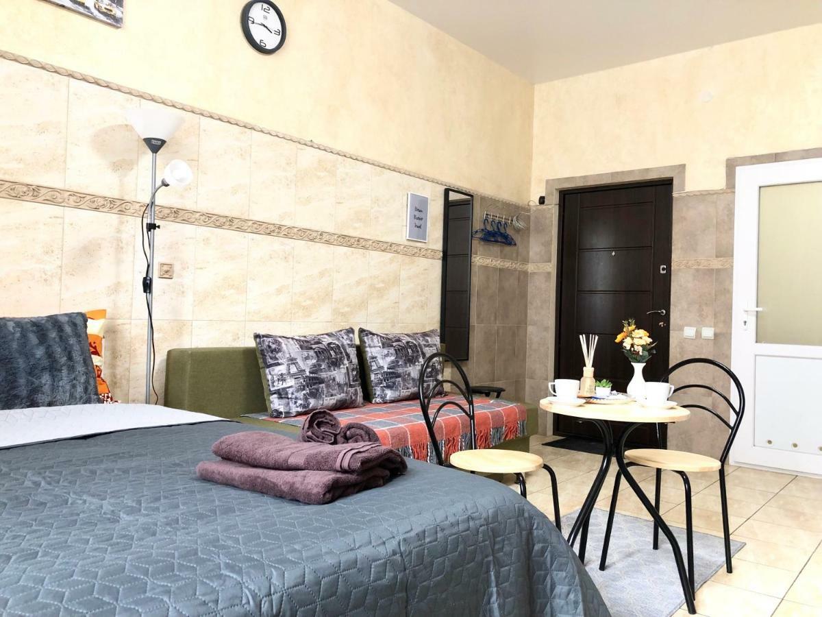 Modern Aparthotel Near Metro Pecherska Kiev Extérieur photo