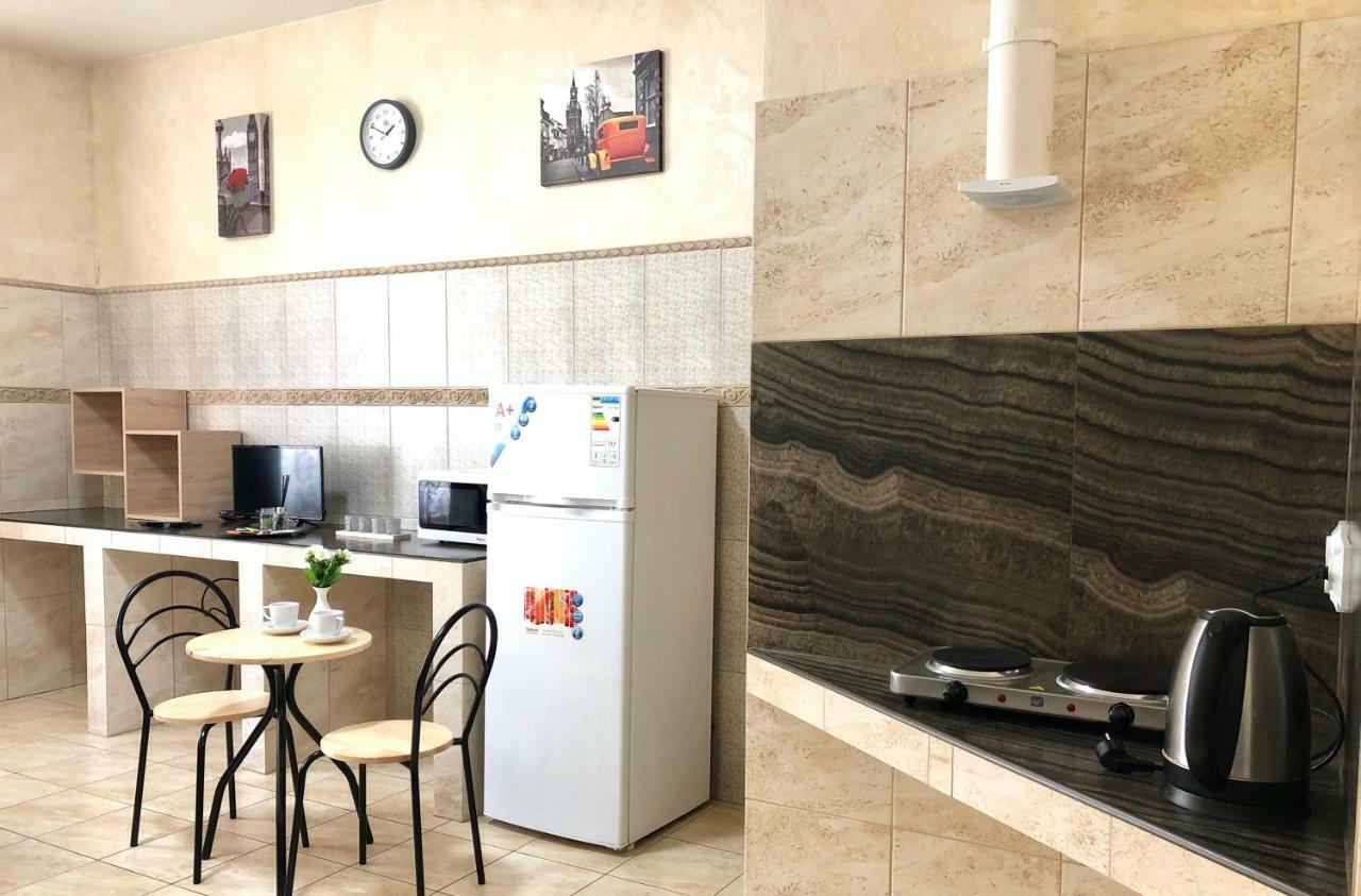 Modern Aparthotel Near Metro Pecherska Kiev Extérieur photo