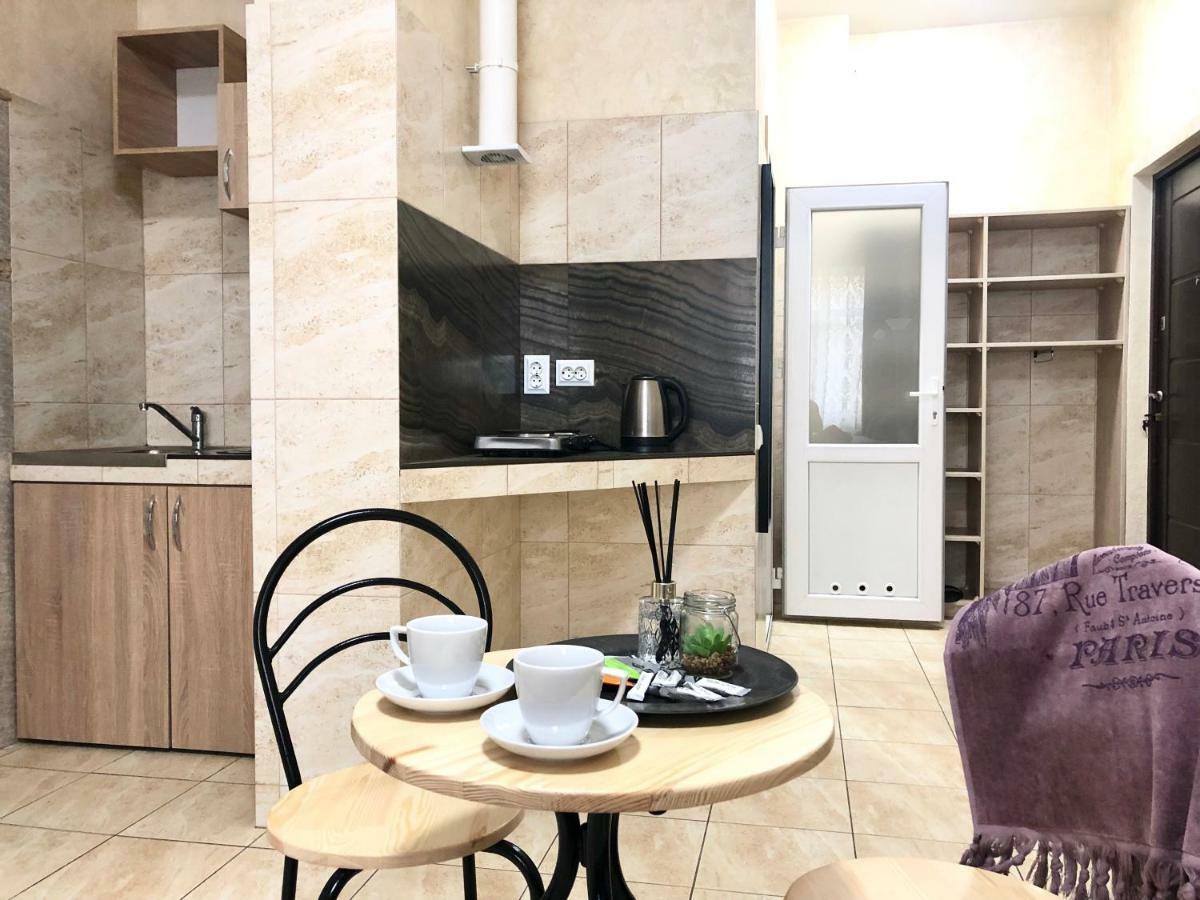 Modern Aparthotel Near Metro Pecherska Kiev Extérieur photo