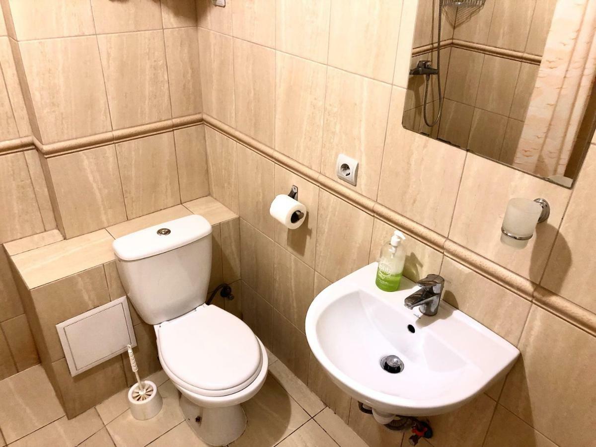 Modern Aparthotel Near Metro Pecherska Kiev Extérieur photo