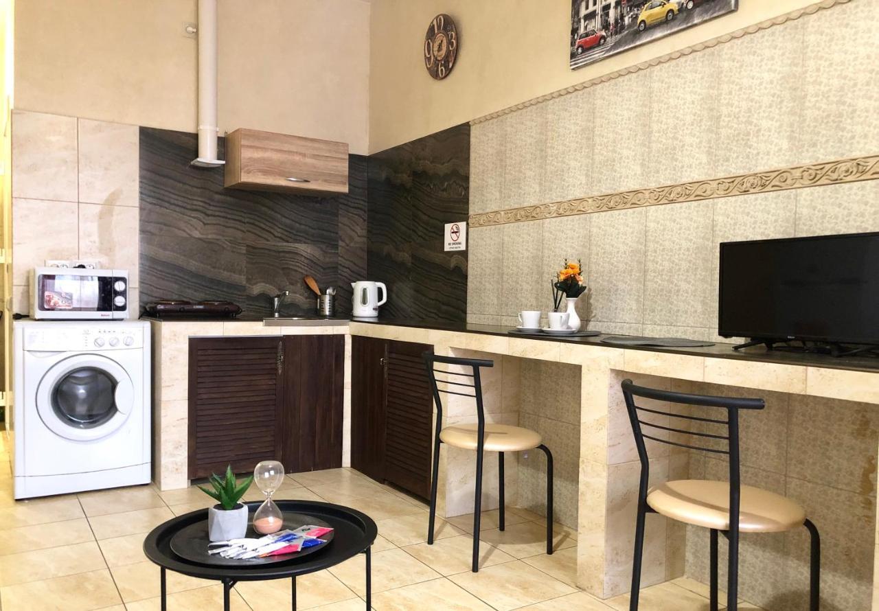Modern Aparthotel Near Metro Pecherska Kiev Extérieur photo