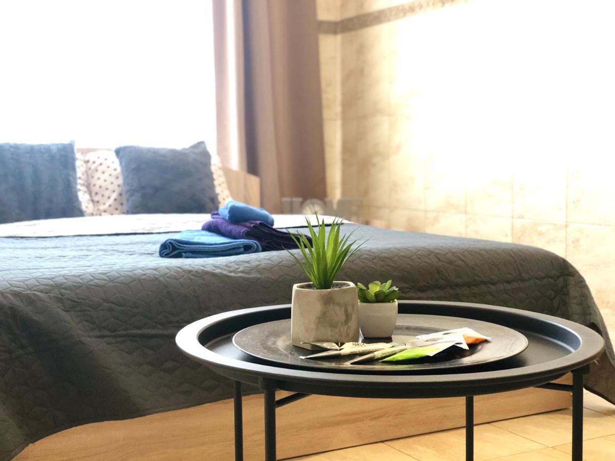 Modern Aparthotel Near Metro Pecherska Kiev Extérieur photo