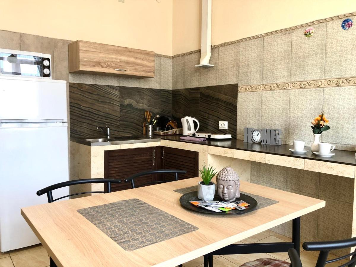 Modern Aparthotel Near Metro Pecherska Kiev Extérieur photo