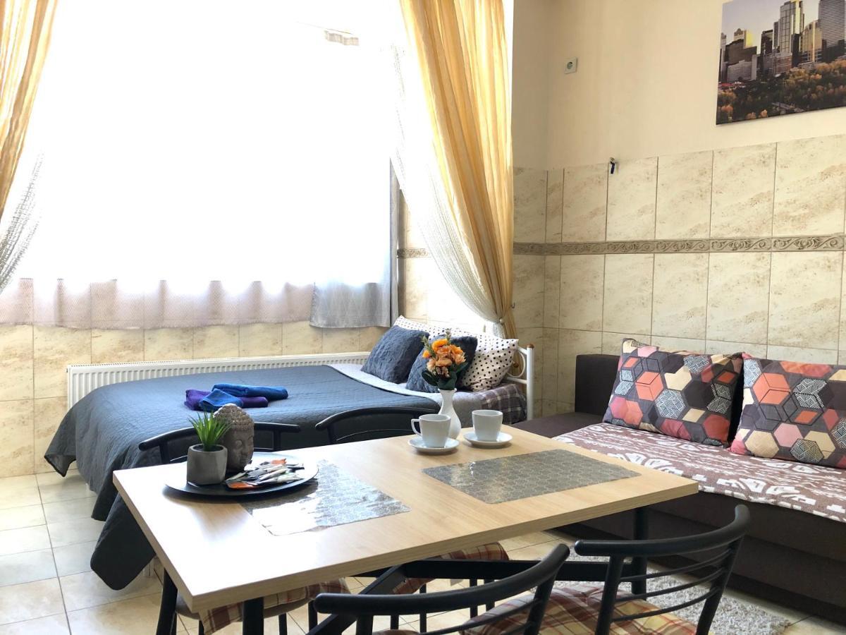 Modern Aparthotel Near Metro Pecherska Kiev Extérieur photo