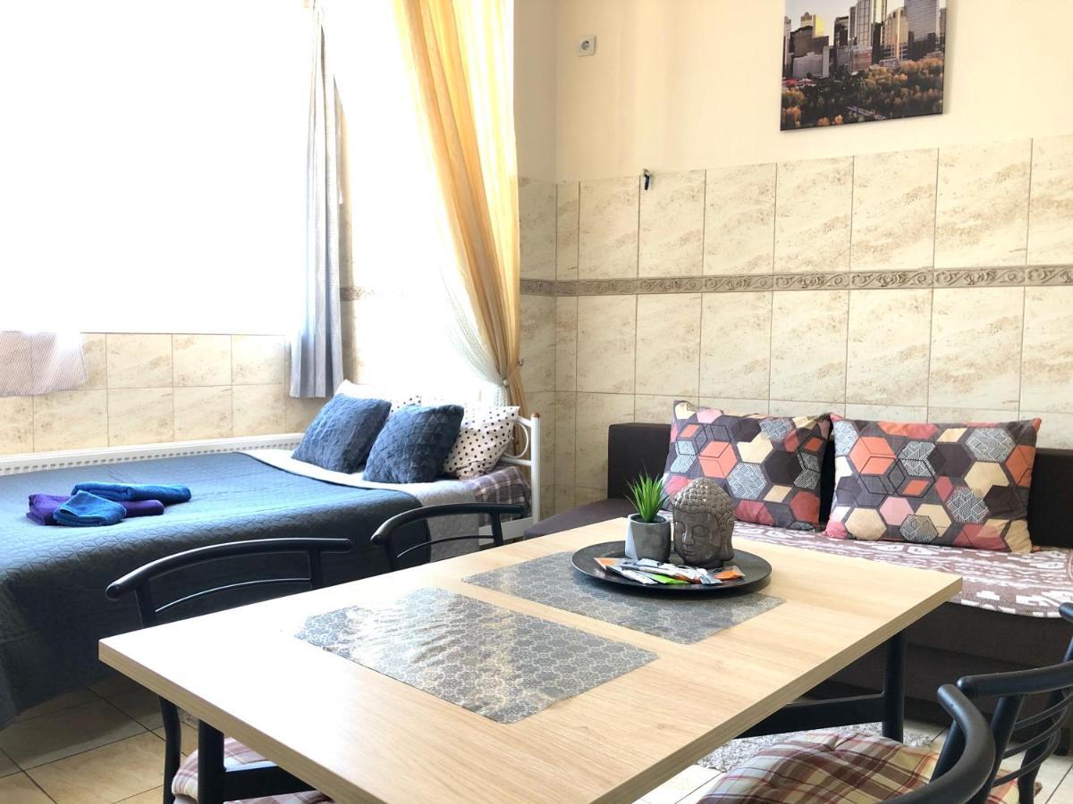 Modern Aparthotel Near Metro Pecherska Kiev Extérieur photo